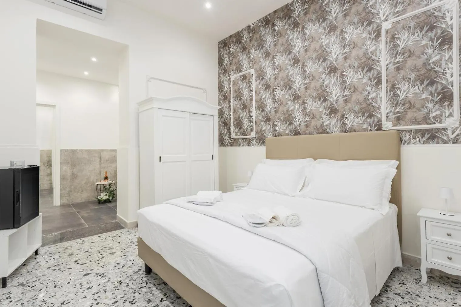 Aragona House Bed & Breakfast Palermo Italy