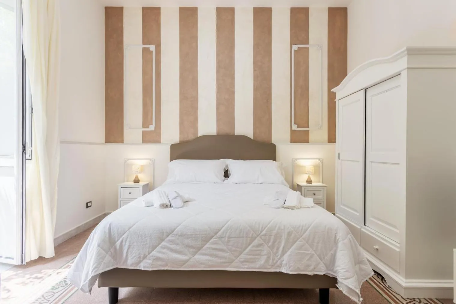 Aragona House Bed & Breakfast Palermo Italy