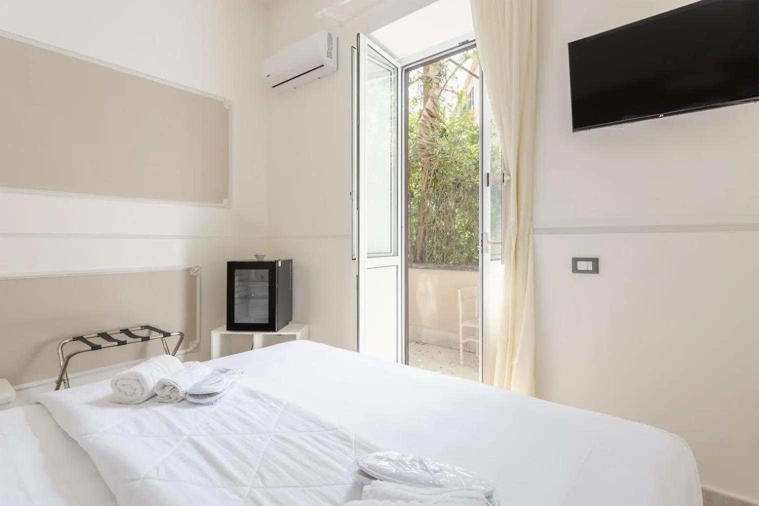 Aragona House Bed & Breakfast Palermo Italy